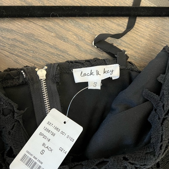 Lock & Key Lace Dress - Picture 11 of 15